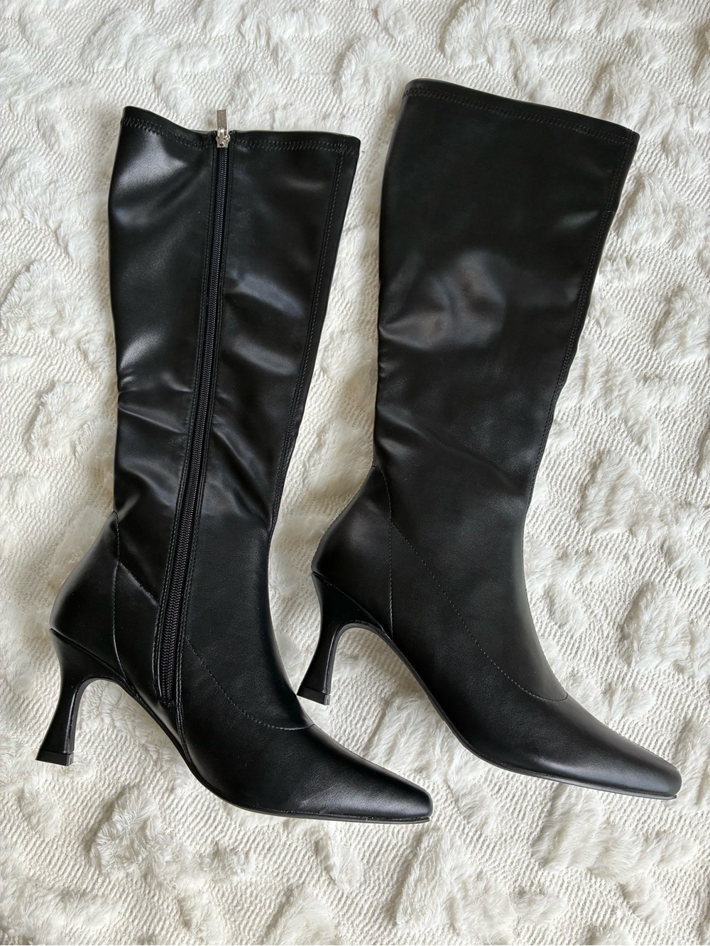 Classic Black Mid-Calf Heeled Boots - Sleek Women's Fashion Boot 7 Brand new